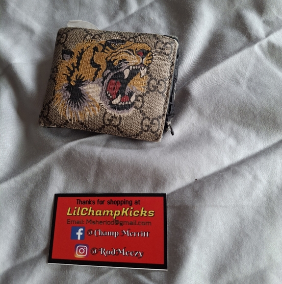 Lion Gucci Wallet - Picture 1 of 4